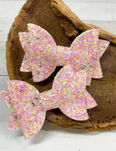 Load image into Gallery viewer, Glitter Bows