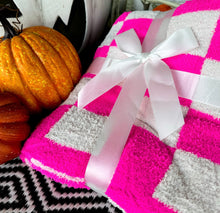 Load image into Gallery viewer, Checkered Blanket