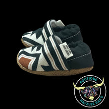 Load image into Gallery viewer, Lil’ Cowbabe Moccasins