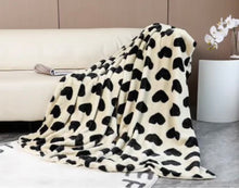 Load image into Gallery viewer, Cozy Heart Blanket
