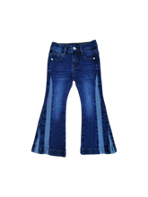 Load image into Gallery viewer, Two Toned Denim Jeans, Size 6-7
