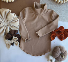 Load image into Gallery viewer, Turtleneck- Brown
