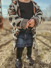 Load image into Gallery viewer, Leopard Fuzzy Cardigan
