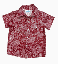 Load image into Gallery viewer, Maroon Paisley Ss Pearl Snap
