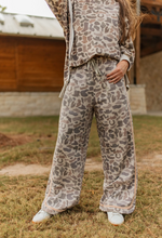 Load image into Gallery viewer, Western Camo Sweatpants
